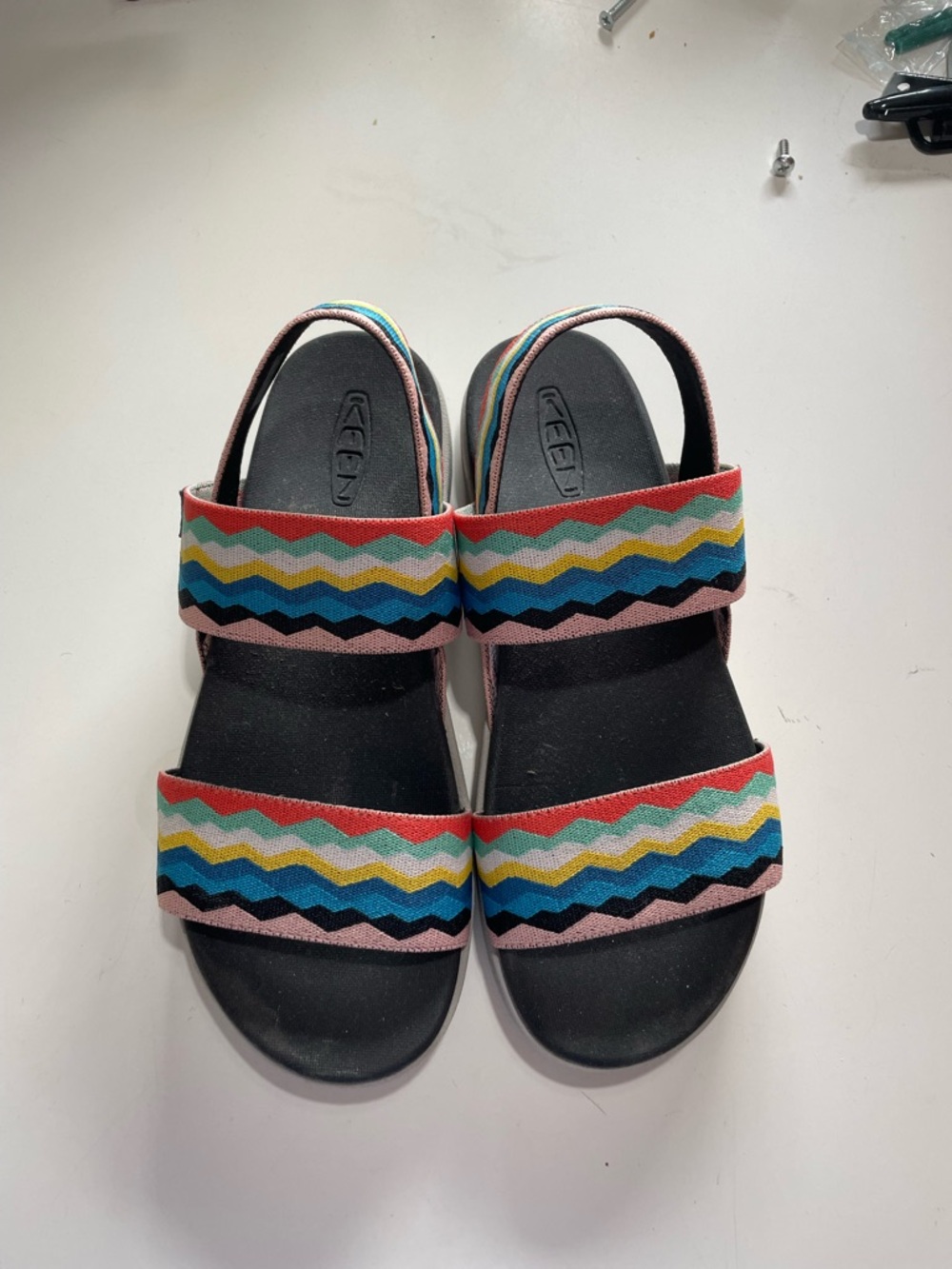 Keen Sandals with Multicolor Zigzag Elastic Straps